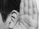 Gli apparecchi acustici aiutano l'udito e salvano la mente (ANSA)