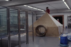 Il restauro della Tenda Rossa di Nobile. Credit: Museo Scienza e Tecnologia di Milano (ANSA)