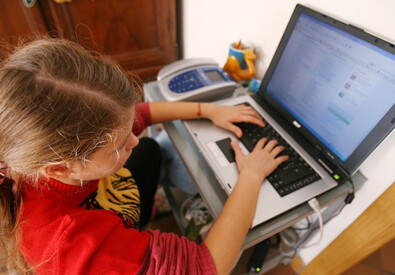 Dipendenti da web, social e videogame 700mila adolescenti (ANSA)