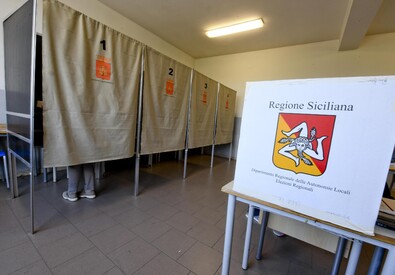 Elezioni: regionali Sicilia, aperti i seggi (ANSA)