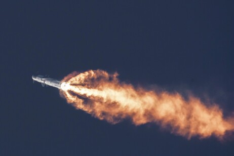 Starship durante il suo primo test di volo, effettuato lo scorso 20 aprile (fonte: SpaceX)