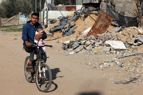 Guerra in Medioriente, l'esodo dei civili verso Rafah
