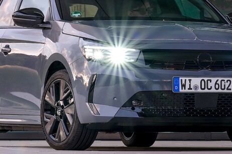 Opel Corsa, più sicurezza con nuovi fari Intelli-Lux Matrix
