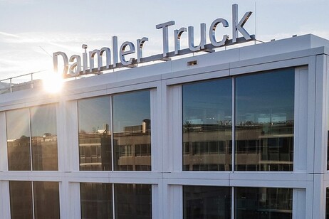 Daimler Truck, vendite complessive stabili a 526.053 unità