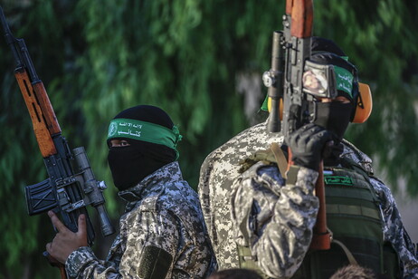 Combattenti della brigata al-Qassam