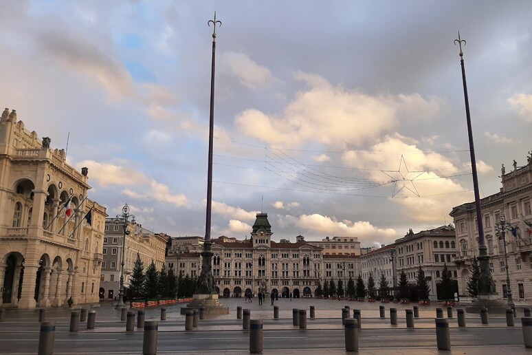 Trieste - Piazza dell 'Unità d 'Italia - RIPRODUZIONE RISERVATA