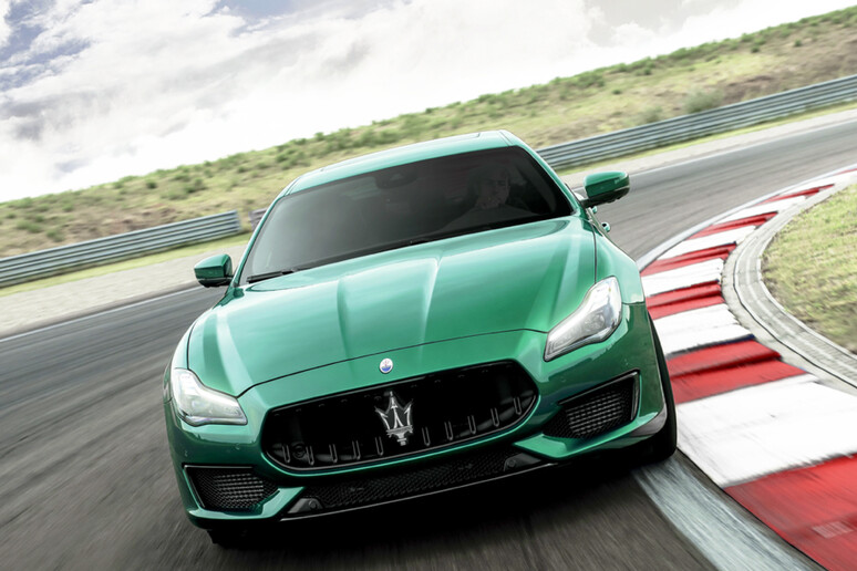 Quattroporte Trofeo, valori Maserati alla massima potenza - RIPRODUZIONE RISERVATA