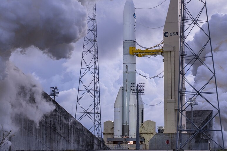 Un momento del test a fuoco del nuovo lanciatore europeo Ariane 6 (fonte: ESA) - RIPRODUZIONE RISERVATA