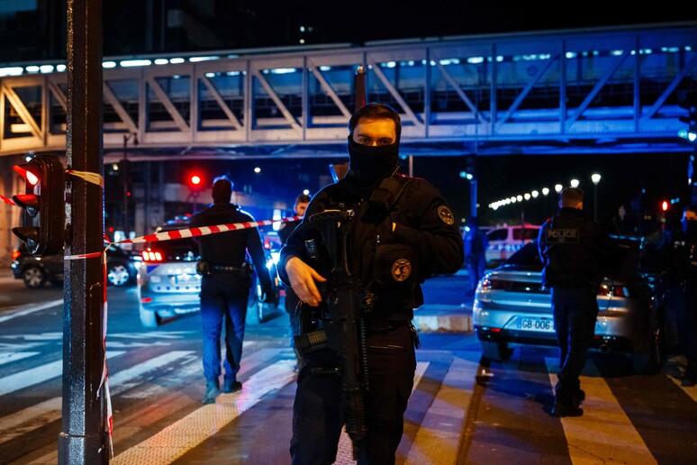 'Allah Akbar ' e uccide turista, terrore torna a Parigi © ANSA/AFP