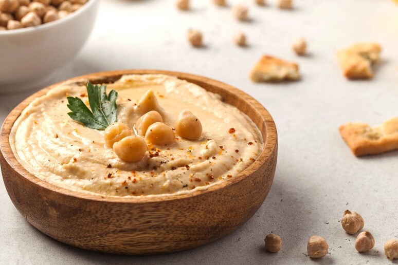 Il popolare piatto mediorientale Hummus di ceci @Bimby - RIPRODUZIONE RISERVATA