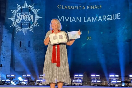 Vivian Lamarque Strega Poesia
