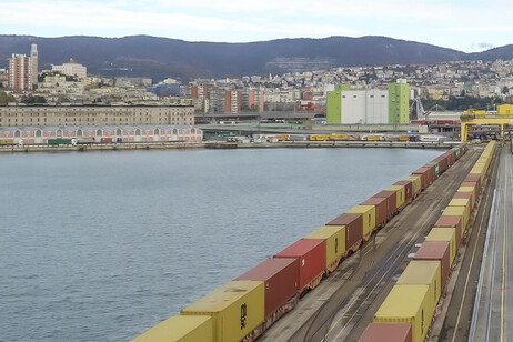 Pesa crisi mondiale, 2023 in lieve calo per Porto Trieste