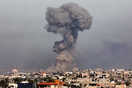 'Notte di intensi combattimenti a Gaza e con Hezbollah'