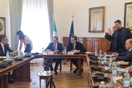 Il ministro dell'economia e Finanze Giancarlo Giorgetti a Nuoro per un incontro in prefettura