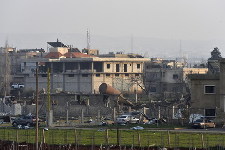 Una struttura danneggiata da un attacco aereo israeliano vicino   Baalbek, Libano
