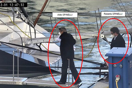 Aldo e Roberto Spinelli salgono sullo yacht Leila 2