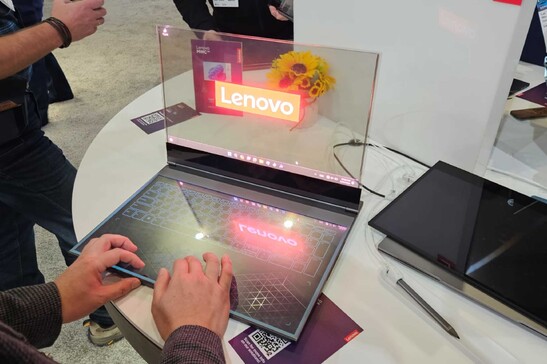 Il portatile trasparente di Lenovo in mostra al Mwc 2024