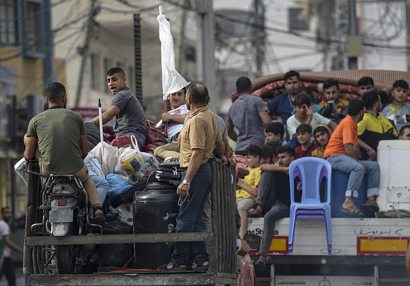Guerra Medioriente - Evacuazione di Gaza, con qualsiasi mezzi © ANSA/EPA