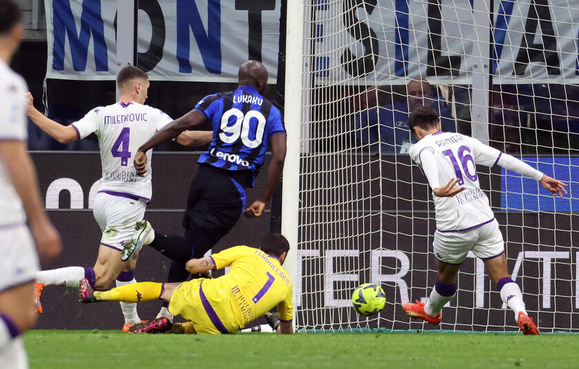 Soccer; serie A: Fc Inter vs Fiorentina - RIPRODUZIONE RISERVATA